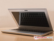 No es el ultrabook mas ligero con sus 1.6 kg,