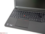 El nuevo touchpad viene con botones de ratón integrados y lleva un tiempo acostumbrarse a él.
