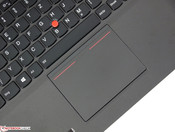 Gran touchpad con botones poco habituales