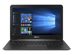 Asus Zenbook UX305UA-FC040T. Modelo de pruebas cortesía de Cyberport.de