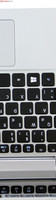 Teclado: Distribución generosa y desplazamiento largo.