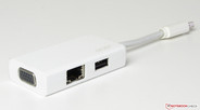 VGA, Fast-Ethernet y USB 2.0 disponibles con adaptador.