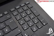 El pad numérico está separado del teclado y es fácil de usar.