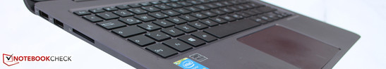 Asus Zenbook UX305FA - con 1,260 gramos, es más ligero que la competencia. Asus Zenbook UX305FA - at 1,260 grams, it is lighter than the competition.