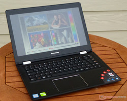 Lenovo Yoga 500-14ISK. Modelo de pruebas cortesia de Notebooksbilliger.