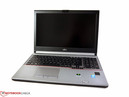 El chasis del Fujitsu Celsius H730 es bastante resistente, ...