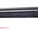 El Fujitsu Celsius H730 sigue trayendo unidad óptica, a pesar de que hoy día son muy raras.