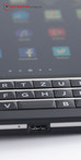 Otra característica que no es inusual en BlackBerry: el teclado físico.