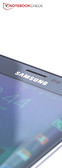 Samsung se ha esforzado en integrar la barra lateral de modo útil.
