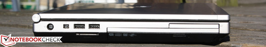 Izquierda: Lector de tarjetas (bajo USB), Encendido, Firewire, 2x USB 3.0, DVD-LW, ExpressCard54