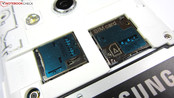 Ranuras para micro-SD y SIM también bajo la cubierta.