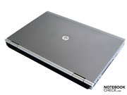 Notebook de empresa con aspecto de platino.