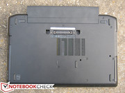 La parte inferior y el conector E-Dock