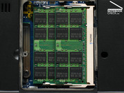 Al menos uno de los dos modulos DDR2-667 tiene que ser sustituido para ampliar la memoria principal.