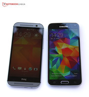 Comparación directa: el HTC One M8 gana con su diseño de carcasa, el Galaxy S5 con su display.