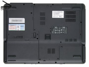 Facil mantenimiento: la amplia cubierta de mantenimiento del Acer Extensa 5220 puede ser quitada facilmente tras quitar algunos tornillos...
