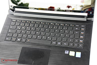 El teclado es retroiluminado y se enciende automáticamente dependiendo del modo seleccionado.