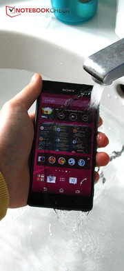 El Xperia Z3 sigue a prueba de agua.