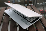 No es el portátil mas ligero; el tamaño es adecuado a su clase.