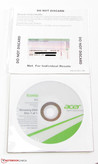 La caja trae un DVD de recuperación y licencia MS Office 2013 (Home y Student).