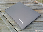 Lenovo ha optado por una carcasa completamente en aluminio.