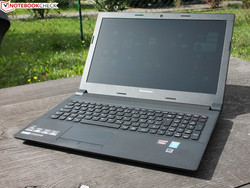 Lenovo B50-80 (80EW018XGE). Modelo de pruebas cortesía de Cyberport.de