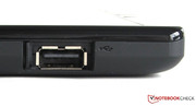 El puerto USB puede cubrirse con una trampilla deslizante.