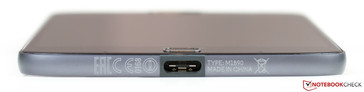 Abajo: USB Type-C