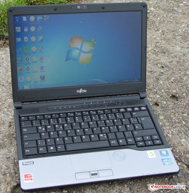 El Fujitsu Lifebook S792 en exteriores