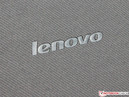 Pero Lenovo añade una funda-teclado a la caja.