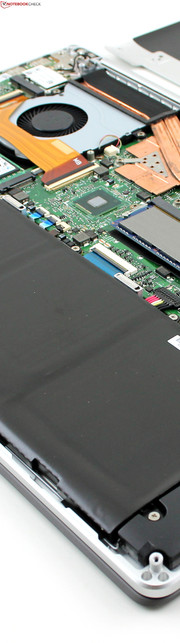 Asus Zenbook NX500JK-DR018H: GeForce GTX 850M conoce a i7-4712HQ. Pero los rivales también ofrecen lo mismo.