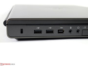 Una verisón de 6-pin de FireWire 400 está instalada.