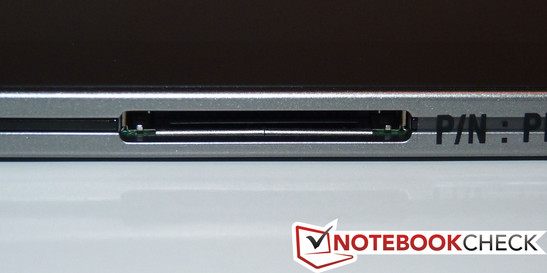 Abajo: conector para la base de carga