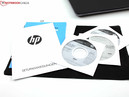 Los accesorios incluyen DVDs de Windows 8 Pro 64-bit y Windows 7 Professional 64-bit.