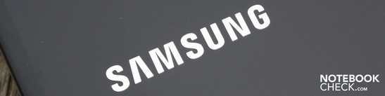 Samsung QX412-S01DE: Potente procesador Sandy Bridge y ergonomía ejemplar.