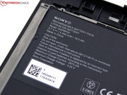 Sony usa una batería estándar de ión-Litio de 18.5 wh.
