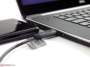 Se pueden conectar  HDDs (o SSDs) externos  via USB 3.0.