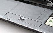 El touchpad tiene buena apariencia y funciona bien.