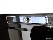 Una webcam de 2 Megapixel se integra en el marco de la pantalla.