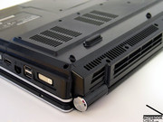 Para asegurar un resfriamiento adecuado de los potentes componentes, existe un cooler para la tarjeta de video...