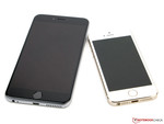 Comparado con el iPhone 5s (derecha), el iPhone 6 Plus es un gigante.