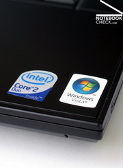 La portátil se basa en la plataforma Intel Centrino 2 más reciente y puede ser equipada con los componentes de hardware más nuevos y eficientes.