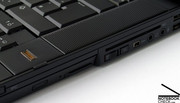 La computadora portátil también puede alardear con sus extensas características de seguridad como el lector de impresiones digitales, chip TPM y un lector SmartCard.