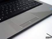 El tamaño del touchpad es positivo, pero se podrían hacer mejoras respecto a sus propiedades deslizantes.