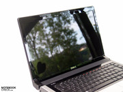 Dell ofrece dos posibles alternativas para la pantalla. O bien una pantalla HD con una resolución de 1366x768 pixeles...
