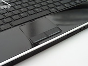 El touchpad pose las habituales ventajas por las que Dell es conocida, como los cómodos botones del touchpad.