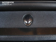 Incluso el pequeño logo Alienware arriba del teclado está iluminado