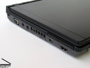 El equipo de interface de la Lifebook P7230 es bastante modesto.