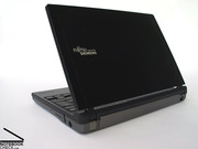 Fujitsu-Siemens sigue el estándar de negocios clásico con la Lifebook P7230:
