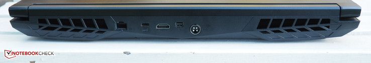 Trasera: RJ45-LAN, USB 3.1 Type-C, HDMI, Mini-DisplayPort, toma de corriente